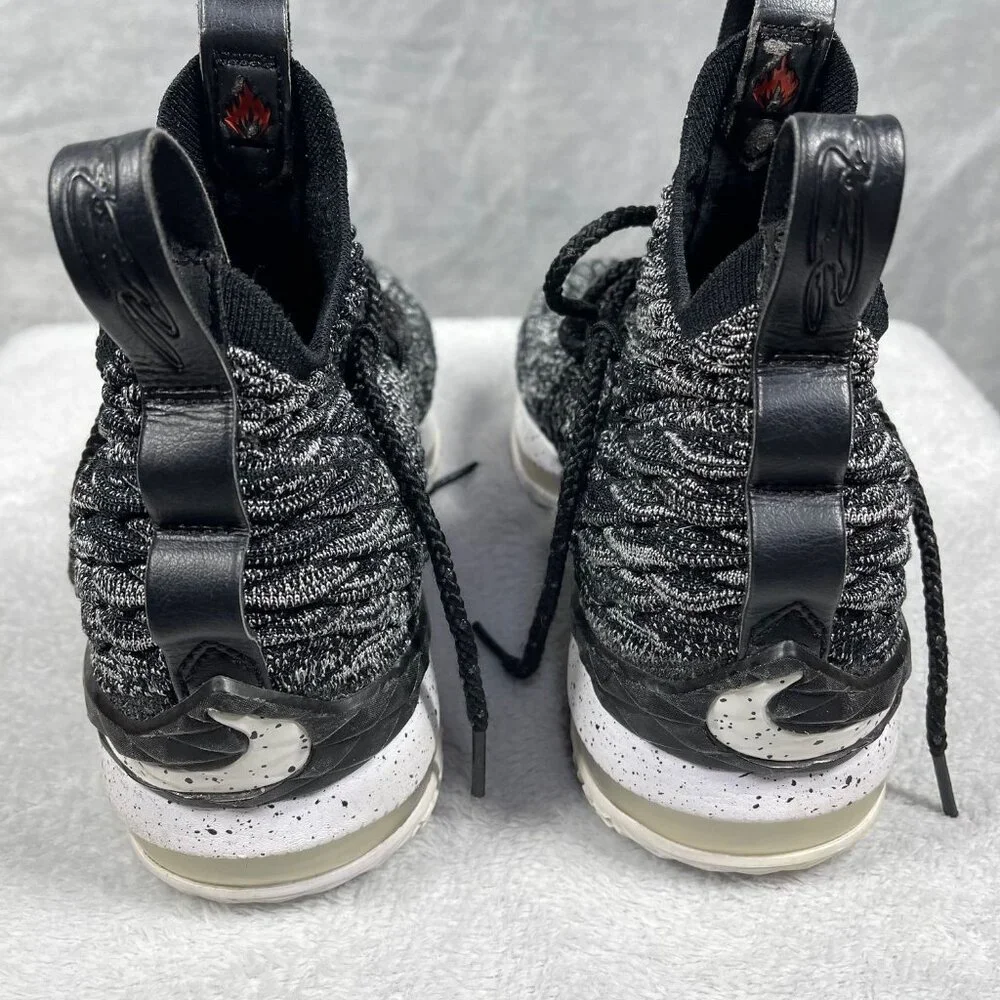 Nike LeBron 15 Ashes Gray White Black 922811-002 Size 5Y / Women‎ Size 6.5